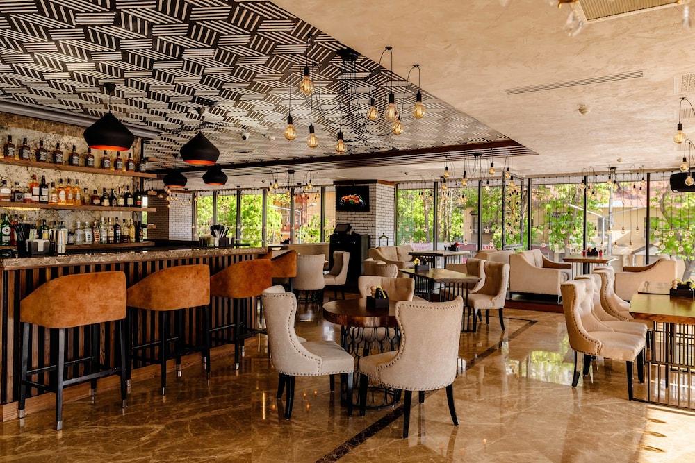 Shera Inn Hotel Almaty Eksteriør bilde