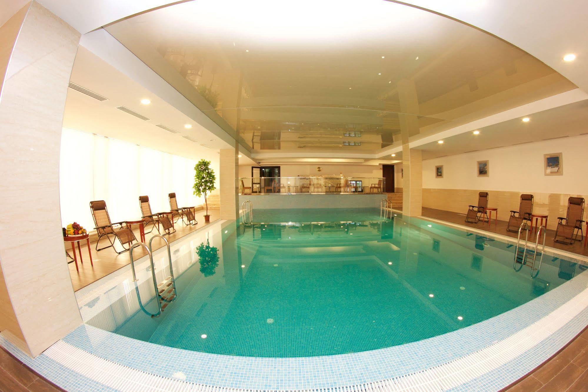 Shera Inn Hotel Almaty Eksteriør bilde