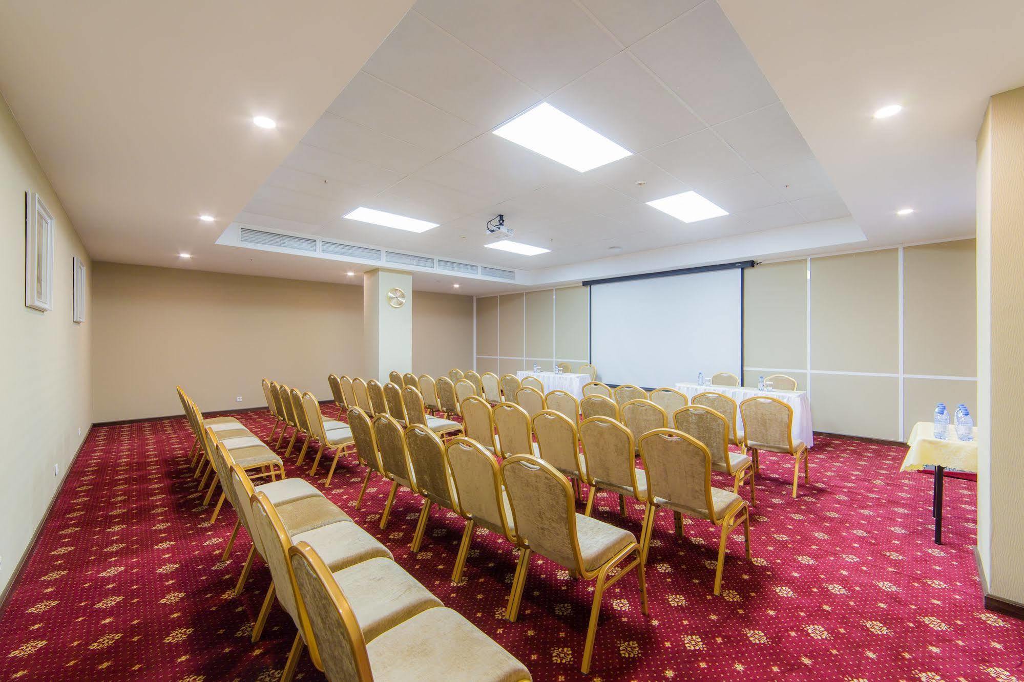 Shera Inn Hotel Almaty Eksteriør bilde