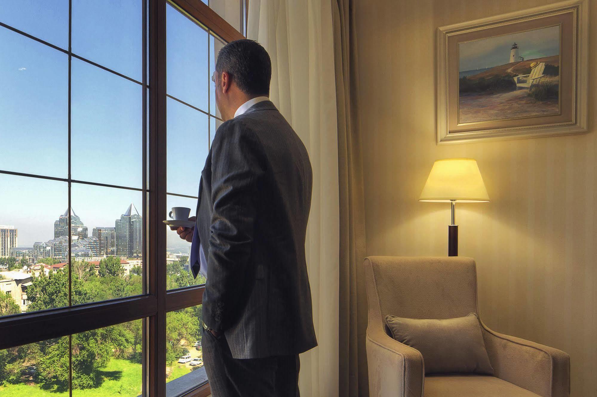 Shera Inn Hotel Almaty Eksteriør bilde