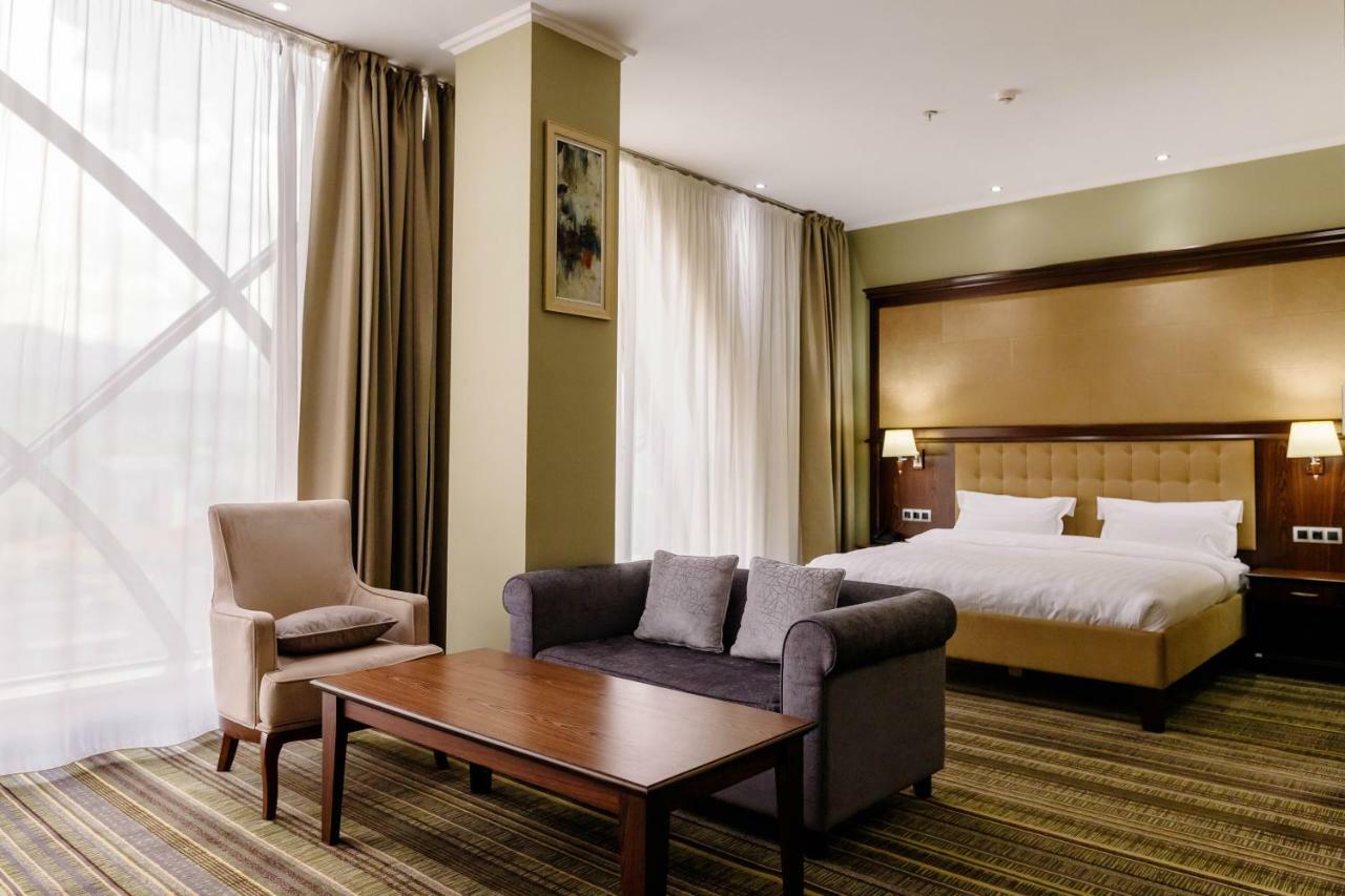 Shera Inn Hotel Almaty Eksteriør bilde